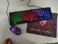 Clavier mécanique de jeu multilingue à 104 touches (russe/espagnol/arabe) - Rétroéclairage RVB, conception filaire silencieuse et ergonomique pour les joueurs professionnels