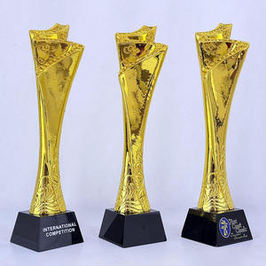 Trophées personnalisés en résine et cristal pour le sport, la musique, les affaires – Trophées étoiles en résine et cristal dorés - Product Image 3