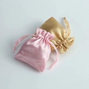 Pochette en satin de soie avec cordon de serrage pour bijoux, emballage de mariage, pochettes cadeaux personnalisées rose/bleu/violet/rouge/argent - Product Image 4