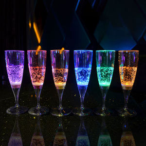 Bicchieri da Vino LED Trasparenti da 200ml, Attivati dal Liquido, con Luce Lampeggiante per Matrimoni e Champagne - Product Image 5