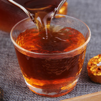 Thé Pu'er du Yunnan avec arôme de riz gluant, thé mûr en petits tuocha, emballage en sac en tissu, 500g de thé aromatisé pour la vente en gros