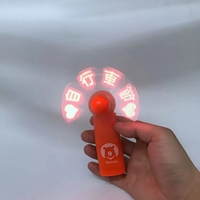 Hot Sales Party liefert Mini Handheld maßge schneiderte LOGO programmier bare LED-Nachrichten lüfter für die Werbung