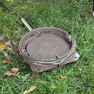 Trampa para Jabalíes de Alta Eficiencia - Trampa de Resorte Profesional de Acero Inoxidable para la Captura de Animales Grandes y el Control de Depredadores en Granjas - Product Image 1