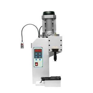 Jianbo 2-Tonnen-Präzisionsgussmaschine Langlebige Kabel herstellungs ausrüstung Silent Terminal Mould Seat Twisted Head Großhandel - Product Image 1