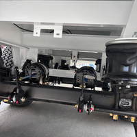 Semi-remorque porte-conteneurs latérale 20, 30, 40 pieds, 12,5 m, 3 essieux, suspension pneumatique, essieux robustes avec levage du 1er essieu, 12 verrous à torsion
