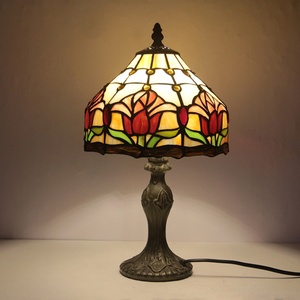 Lámpara de Mesa Tiffany Estilo Tulipán de Vidrio Teñido Europeo de 8 Pulgadas LongHuiJing - Product Image 1
