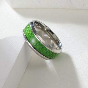 <span class=keywords><strong>La</strong></span> mode européenne et américaine ne se démode jamais. Bague en fibre de carbone et acier inoxydable. Bague tendance pour couple. - Product Image 6