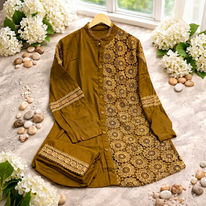 Conjunto de Kurta Pakistaní Rosa Bordado con Dupatta Tipo Seda y Pantalones Anchos, Ideal para Bodas y Festivales - Product Image 1