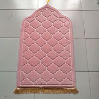 Vente en gros tapis de prière islamique musulman confortable à conception simple en relief 100% polyester flanelle tapis Sajadah