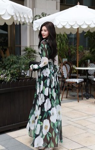 AELESEEN 2025 Robe élégante d'été en mousseline de soie de haute qualité pour femmes Vert à manches longues Feuilles blanches Fleur imprimée sicilienne Fête de plage - Product Image 2