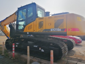 Excavadora Hidráulica de Orugas SY215C CE de 21.5 Toneladas con Capacidad de Cucharón de 1.1m³ y Cucharón para Roca para Construcción de Canales y Canteras en África - Product Image 1