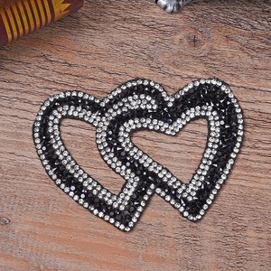 Patch thermocollant en strass motif double cœur entrelacé <span class=keywords><strong>pour</strong></span> tenues assorties de couple, <span class=keywords><strong>cadeau</strong></span> <span class=keywords><strong>pour</strong></span> lui et <span class=keywords><strong>pour</strong></span> elle, fournisseur - Product Image 3
