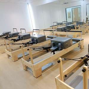 Équipement de Pilates Reformer personnalisé de haute qualité en bois d'érable, modèle <span class=keywords><strong>GS800</strong></span>, pour studio de Pilates, salle de sport et fitness, garantie 5 ans - Product Image 1