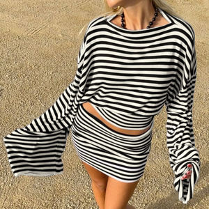 เสื้อยืดแขนยาวลายทางทรงแบทวิงสำหรับผู้หญิง กระโปรงทรงบอดี้คอนเอวต่ำแบบพับได้ ชุดเซ็ตสองชิ้น สไตล์ลำลองแนวสตรีทแวร์ - Product Image 6