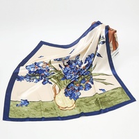 Selendang sutra satin persegi motif vas bunga biru krem custom untuk wanita 70cm