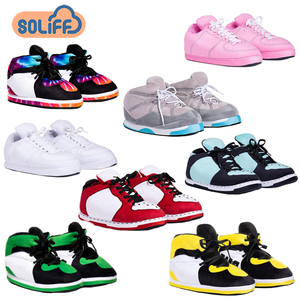 Nouvelles chaussures de sport tendance, baskets en fourrure, pantoufles d'hiver pour l'intérieur - Product Image 4