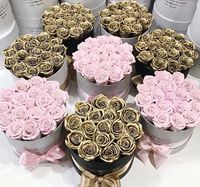 Rose éternelle en or rose véritable préservée dans une boîte ronde avec cadeau de diplôme en or, écologique