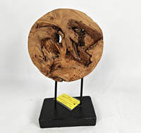Sculpture en bois fabriquée en usine 22x11xH36cm en bois naturel pour la décoration intérieure, présentoir de table, écran en bois