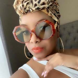 Lunettes de soleil rondes surdimensionnées vintage tendance avec logo personnalisé, protection UV400, monture métallique polygonale pour femmes - Product Image 2