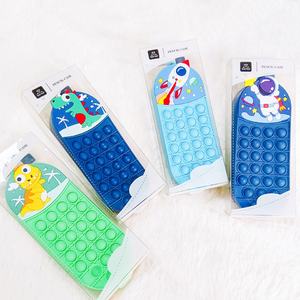 2023 espace Fidget stylo stockage pousser bulle Itting sac école enfants arc-en-ciel <span class=keywords><strong>Pop</strong></span> boîte crayon pochette <span class=keywords><strong>Pop</strong></span> Silicone Fidget étui à crayons - Product Image 1