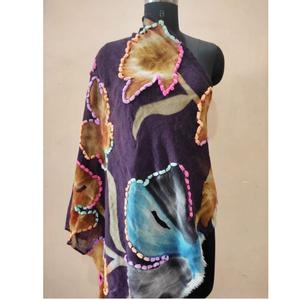 ผ้าคลุมไหล่ผู้หญิงแบบยาวสำหรับฤดูหนาว งานฝีมือพรีเมียม เนื้อผ้านุ่ม ดีไซน์หรูหรา พร้อมลายพิมพ์มือ - Product Image 6