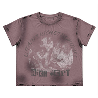 T-shirt Rose Poussiéreuse Vintage Délavé à l'Acide avec Imprimé Portrait de Groupe Estival, T-shirt Streetwear Effet Usé et Trous Déchirés, Teint Soleil