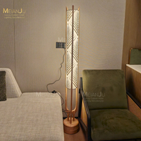 Lampe sur pied postmoderne en bois et acier inoxydable pour la maison, l'hôtel, la villa - pour le salon, la chambre ou la décoration d'angle