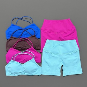 Conjunto Deportivo de 2 Piezas para Mujer, Transpirable, Resistente a las Arrugas, Top Corto de Yoga, Pantalones Cortos de Cintura Alta con Efecto Scrunch, Brasier Deportivo Sin Costuras - Product Image 3