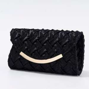 Elegante y Práctica Bolsa de Noche Color Champán, para Llevar en la Mano o al Hombro, Ideal para Bodas, Banquetes y Fiestas - Product Image 2