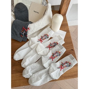 Calcetines a Media Pantorrilla para Mujer, Color Gris Claro, Grisáceo, Blanco, Negro, con Estampado Floral Jacquard, Transpirables, Absorbentes de Sudor, Resistentes al Olor, para Primavera - Product Image 2