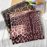 Nouveau Foulard Carré Imprimé Léopard 2026 pour Femme, Motif Animal, Bords Effilochés, Châle Chaud Automne Hiver, Écharpe de Luxe Tendance