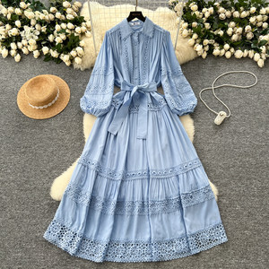 El Nuevo Vestido de Encaje Calado con Parches de Moda Primaveral para Mujer es un Vestido Largo Elegante y con Estilo - Product Image 6