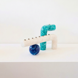 Support de bougie en résine ondulée moderne, de qualité supérieure, fait main, écologique et durable, design éléphant, cadeau de Noël, Ménorah Mustique, Kiswah - Product Image 1