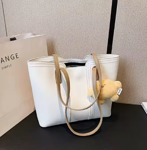 Sac à main pour femmes, nouvelle tendance de la mode, sac à bandoulière simple et polyvalent, petit sac à main tendance en cuir souple, sac fourre-tout pour femmes - Product Image 4