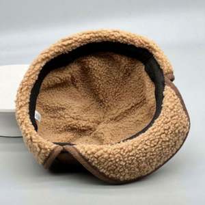 Casquette de baseball unisexe chaude en laine pour l'hiver avec visière et cache-oreilles pour la chasse en extérieur - Product Image 4