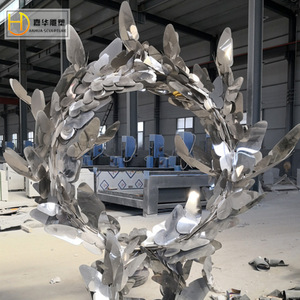 Sculpture Jia Hua Alien en acier inoxydable, abstraite, irrégulière, pour montage au sol extérieur, installation artistique faite à la main - Product Image 2