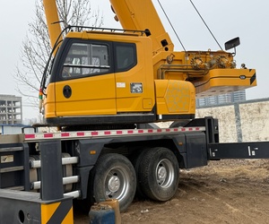 XCM xct25L5 25t <b>crane</b> Year 2020 Truck All-Terrain <b>Crane</b> with SAC1300t STC800t6 STC800t5 STC1000c7 <b>crane</b> made in China - Product Image 5