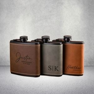 Gourde en cuir PU gravée au laser personnalisée de 6 oz pour cadeaux de mariage, souvenirs de demoiselles d'honneur - Product Image 3