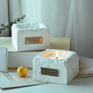 C & H bougies parfumées de soja infusées de cristaux de guérison au design unique pot de bougie en béton ensemble de bougies en céramique - Product Image 1