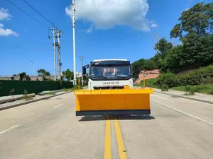 Camion de déneigement lourd HOWO, lame à neige de <span class=keywords><strong>3</strong></span> mètres, moteur 220 CV, transmission manuelle à 8 vitesses, déneigement multifonctionnel - Product Image 5