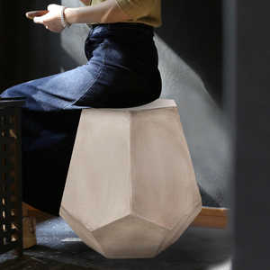 Mesa auxiliar de hormigón ligera para exteriores, perfecta como mesa auxiliar junto a su conjunto de chat o seccional - Product Image 3