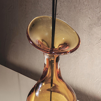 Diffuseur de parfum en verre ambre doré, style minimaliste moderne, bouteille sculpturale à parois épaisses, vase diffuseur à bâtonnets pour hôtel, maison de luxe, aromathérapie