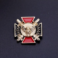 Badges et épingles métalliques personnalisés en alliage argenté et plaqué or, style britannique chic, impression UV pour fêtes de remise des diplômes et Nouvel An