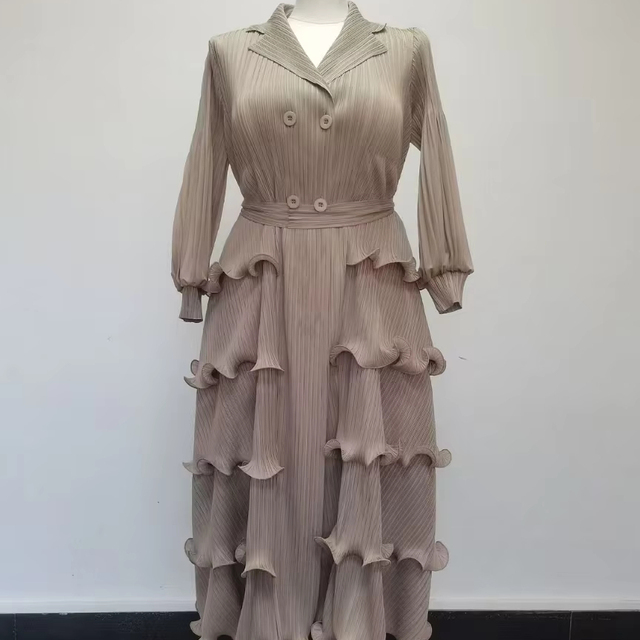 2025 Factory Wholesales Solid Color Ruffled Turn-down Neck Puff Sleeve Miyake Pleated Dress for Women Casual Wear
