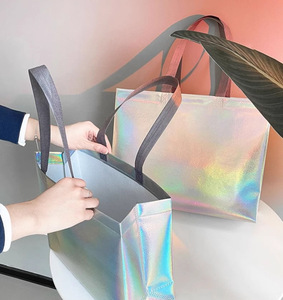 Chiết Giang Tùy Chỉnh In Logo Laser Tái Sử Dụng Có Thể Gập Lại Bạc PP Tráng Không Dệt Vải Hàng Tạp Hóa Mua Sắm Túi Quà Tặng Quần Áo - Product Image 4