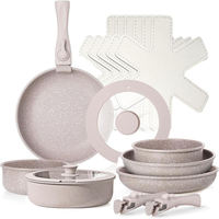 Ensemble de casseroles et poêles en aluminium antiadhésif 13 pièces, avec poignée amovible, comprenant une casserole, une cocotte et une poêle à frire