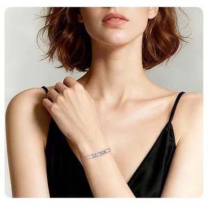 <span class=keywords><strong>Bracelet</strong></span> double chaîne de luxe avec <span class=keywords><strong>diamants</strong></span> mobiles et pavés de <span class=keywords><strong>diamants</strong></span>, bijoux raffinés pour femme, idéal pour le quotidien, cadeau d'anniversaire ou de Saint-Valentin - Product Image 4