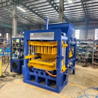 Équipement de moulage de blocs QT4-15B pour la fabrication de produits de maçonnerie en béton