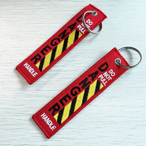 Llavero Jet Tag Bordado Personalizado con Diseño de Marca Promocional, Letras de Advertencia para Tripulación de Vuelo, Avión y Coche, y Logotipo de Texto - Product Image 1