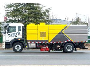 รถกวาดถนน Clw Howo 4x2 18 ตัน คุณภาพเชื่อถือได้ รองรับการปรับแต่งสำหรับการทำความสะอาดในเขตเทศบาล - Product Image 3